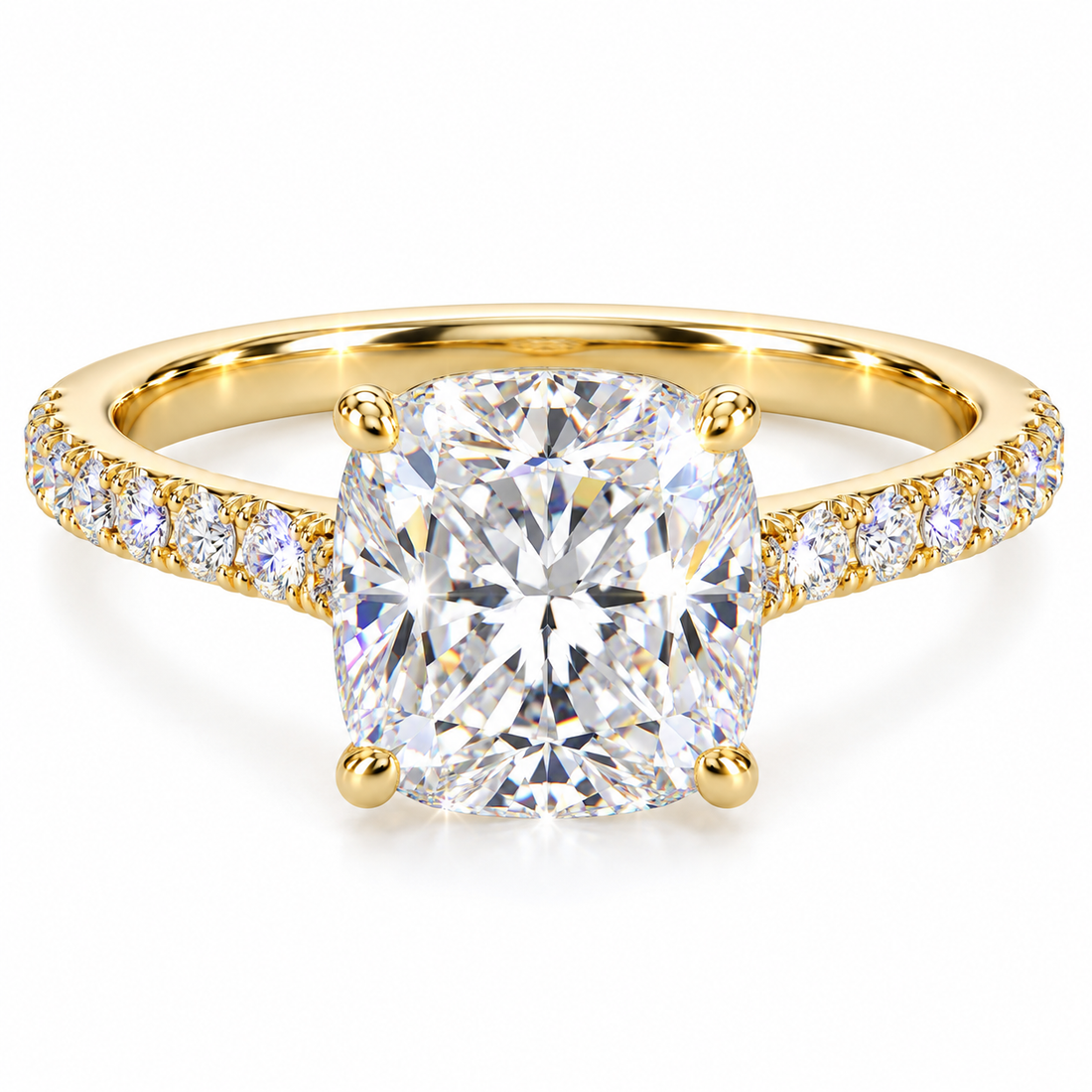 Cushion-cut diamond pavé ring in yellow gold