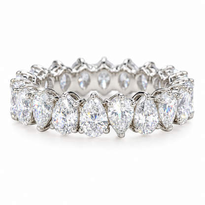 Anillo de eternidad completo con talla de pera