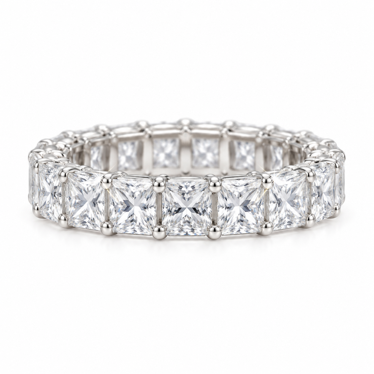 Anillo de eternidad completo con corte princesa