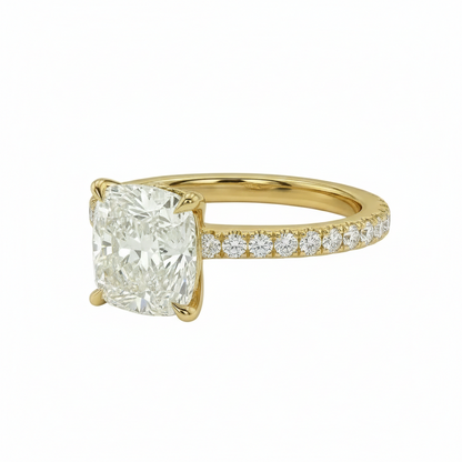Cushion Diamond pavé ring