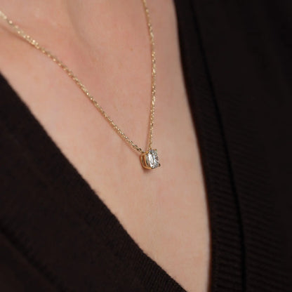 Cushion shape solitaire pendant