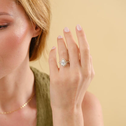 Pear Halo Pavé Ring